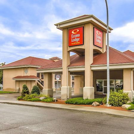 Econo Lodge Inn & Suites Lethbridge Eksteriør billede