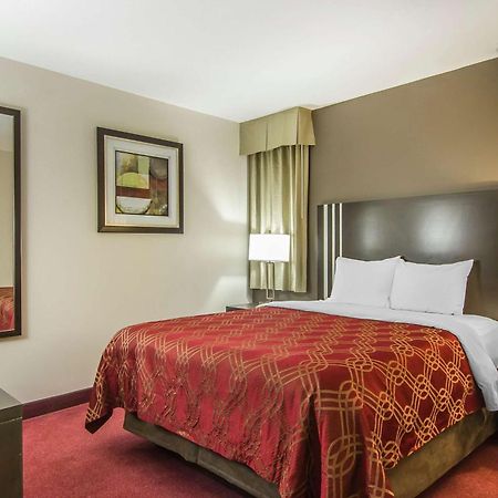 Econo Lodge Inn & Suites Lethbridge Eksteriør billede