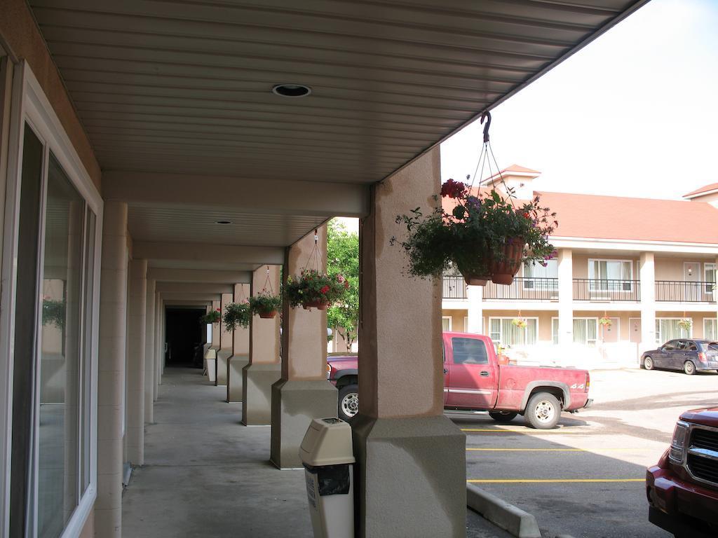 Econo Lodge Inn & Suites Lethbridge Eksteriør billede