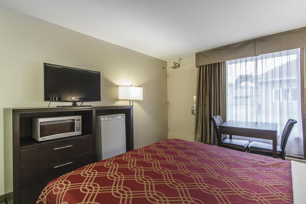 Econo Lodge Inn & Suites Lethbridge Eksteriør billede