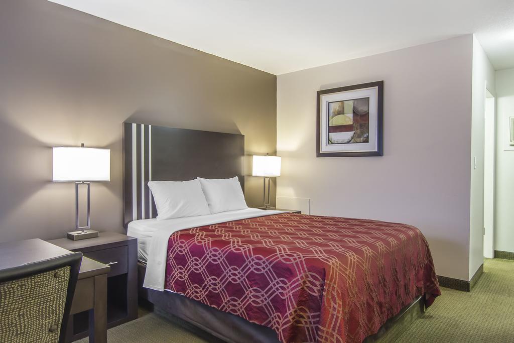 Econo Lodge Inn & Suites Lethbridge Eksteriør billede