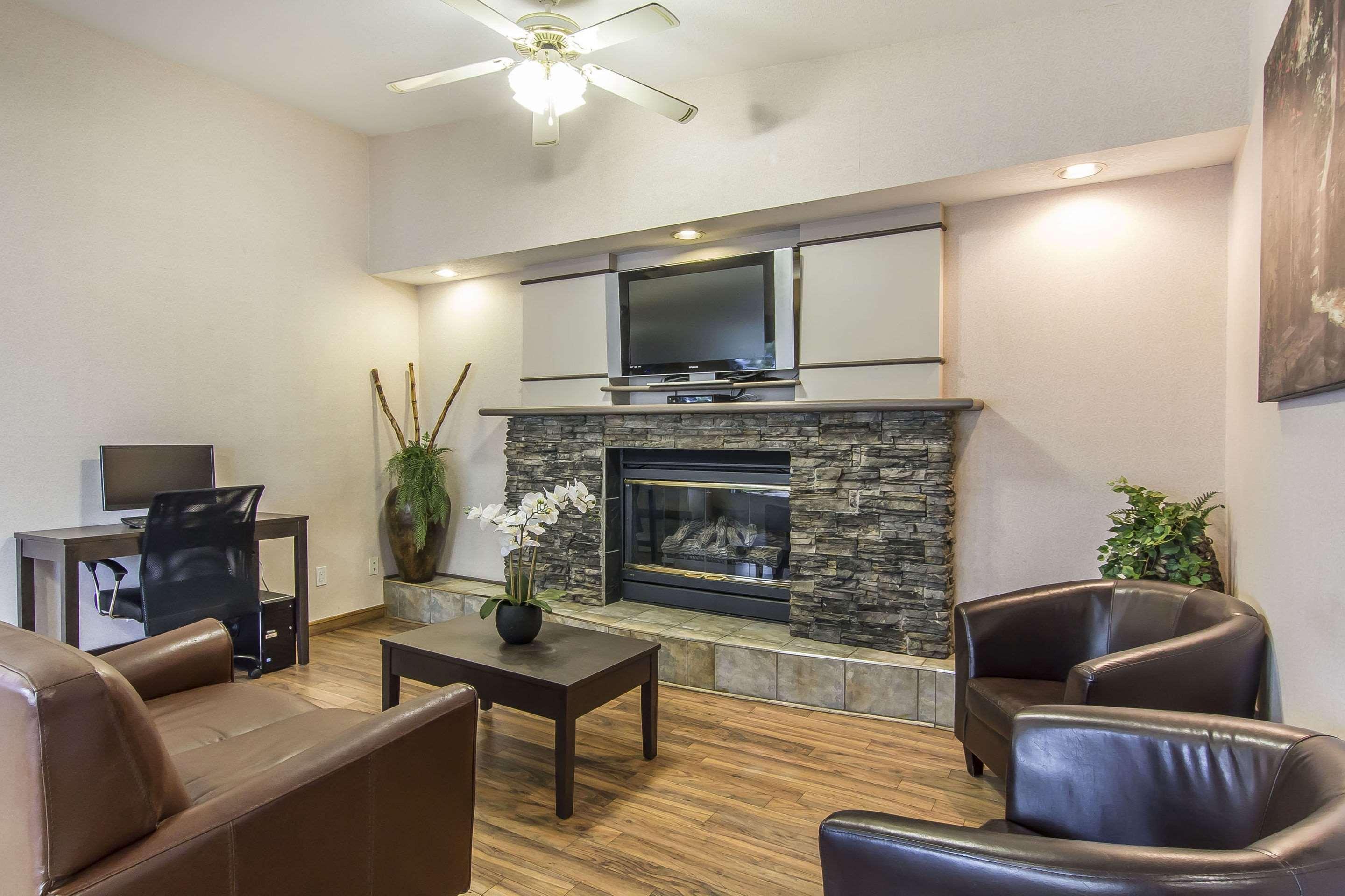 Econo Lodge Inn & Suites Lethbridge Eksteriør billede