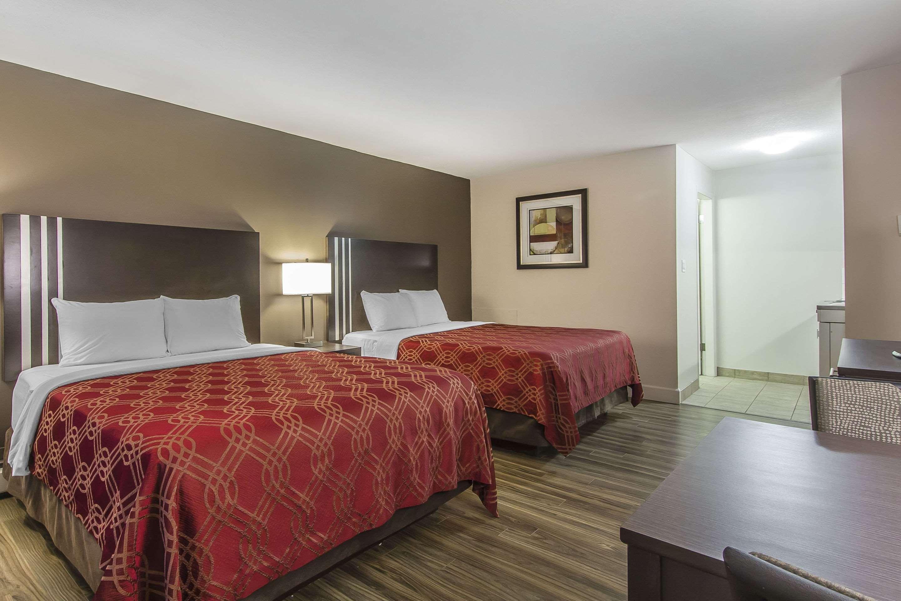 Econo Lodge Inn & Suites Lethbridge Eksteriør billede