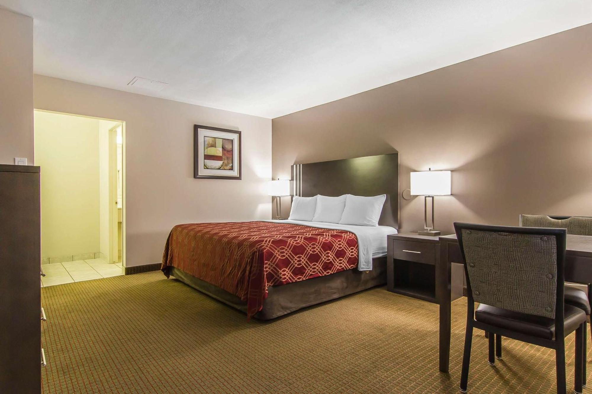 Econo Lodge Inn & Suites Lethbridge Eksteriør billede
