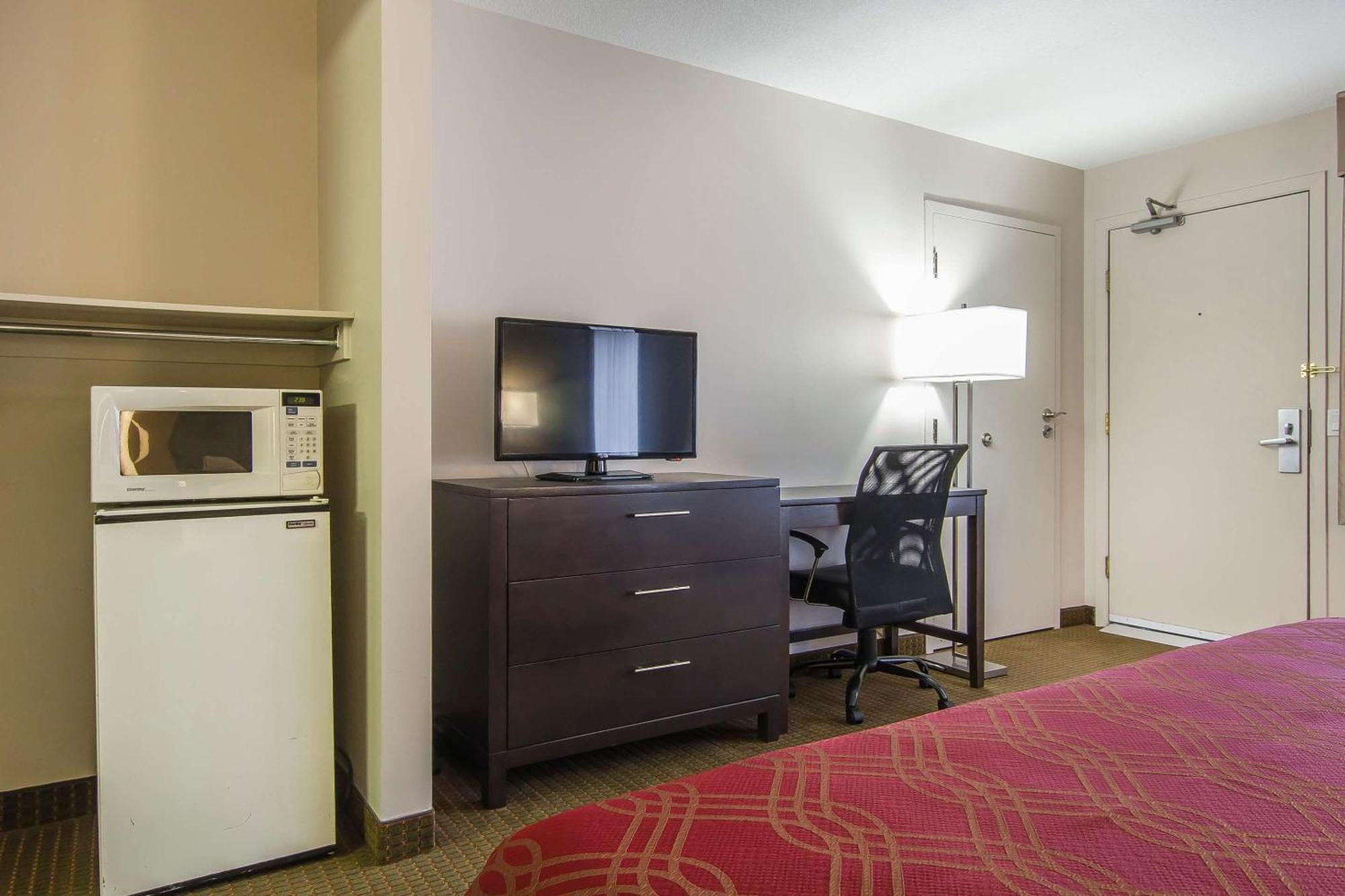 Econo Lodge Inn & Suites Lethbridge Eksteriør billede