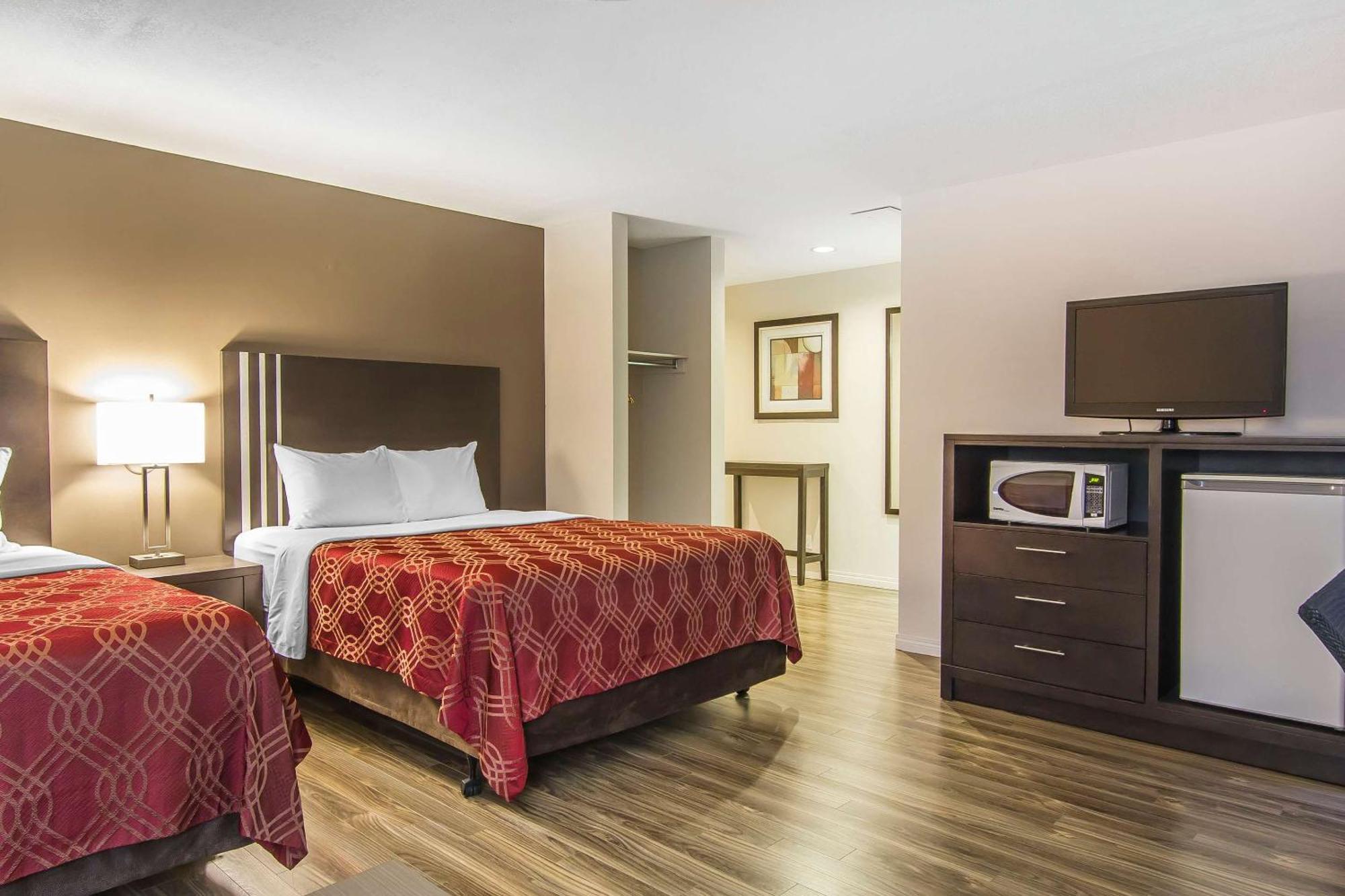 Econo Lodge Inn & Suites Lethbridge Eksteriør billede