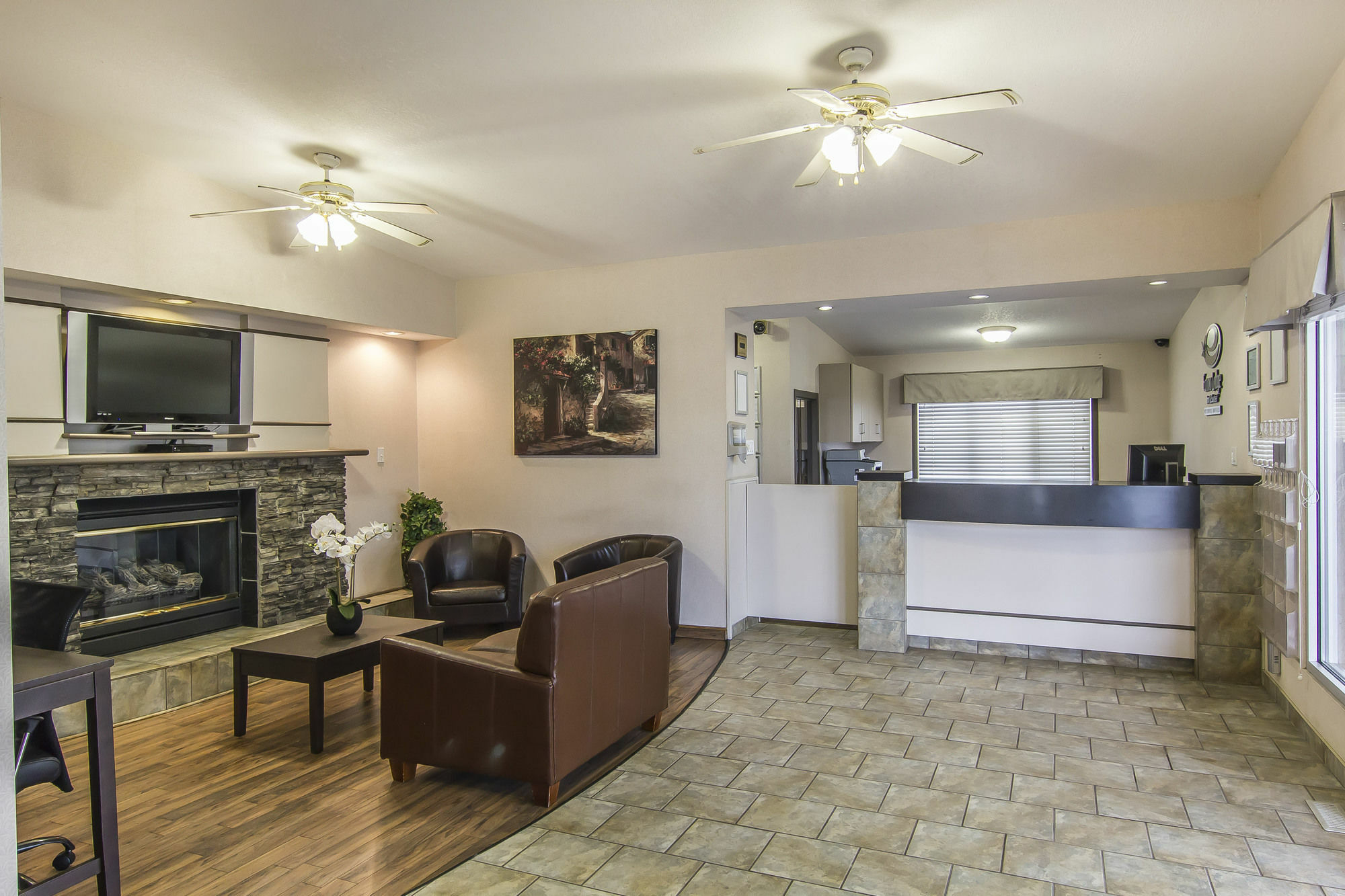 Econo Lodge Inn & Suites Lethbridge Eksteriør billede